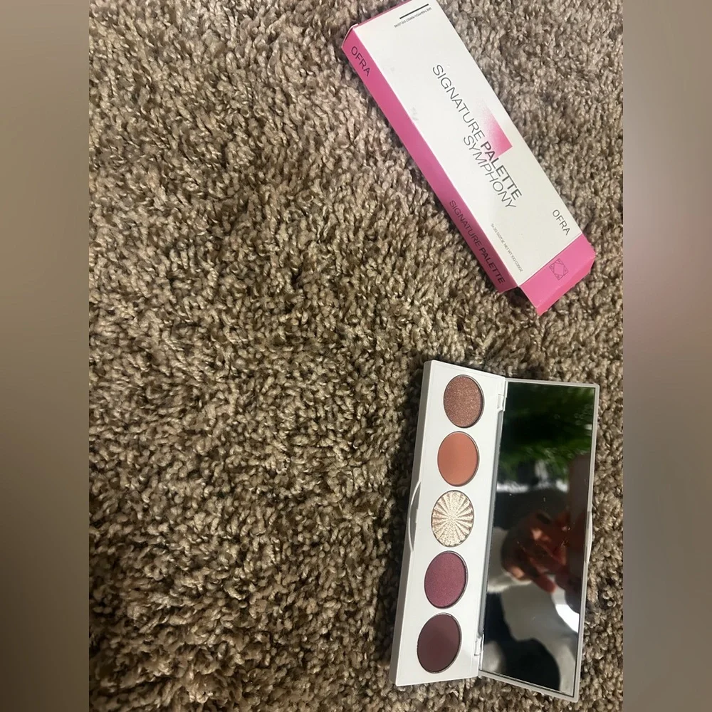 Ofra eyeshadow